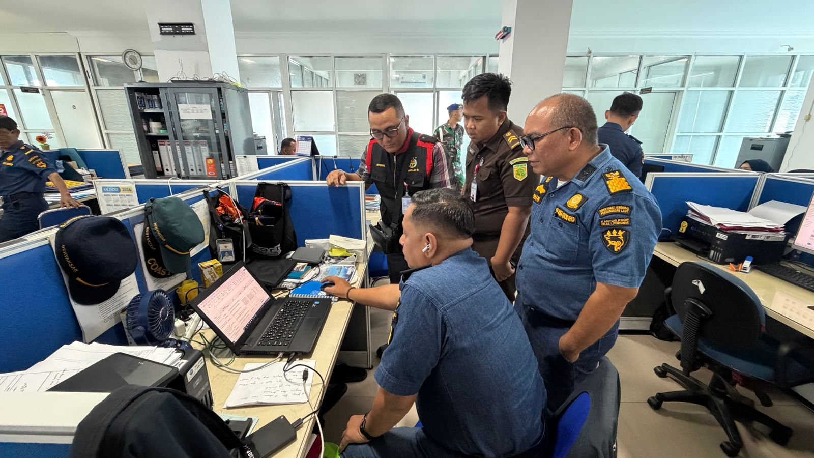 Kejati Kalbar Geledah Lima Lokasi Terkait Dugaan Korupsi Tambang Bauksit PT Laman Mining