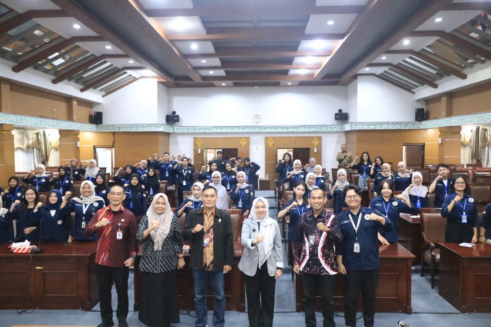 DPRD Kota Pontianak Sambut Puluhan Mahasiswa Fisip Untan Belajar Parlemen