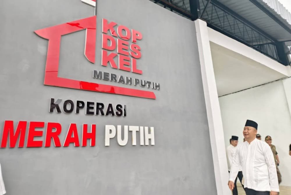 Bupati Ketapang Tinjau Pembangunan Koperasi Desa Cegolak dan Sepakat Jaya