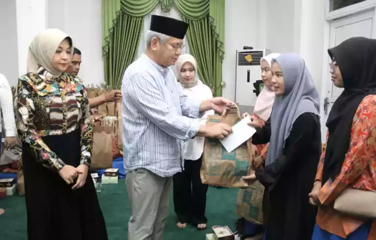 ​Kolaborasi Pemprov Kalbar, JCF, dan Alfamart: Berbagi Kebahagiaan Ramadan Bersama Anak Panti Asuhan