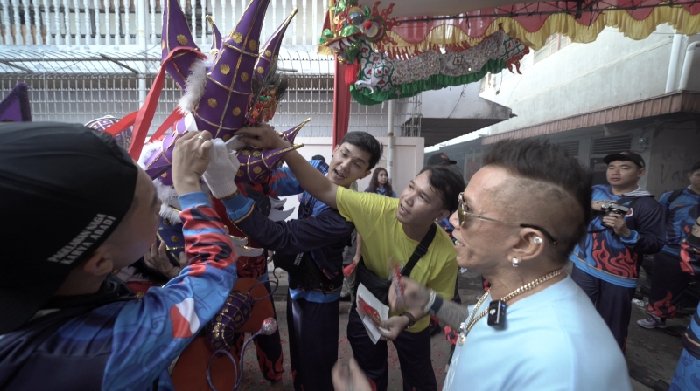 Youtuber Bali Andy Opa Gaul Terkesan Kemeriahan Cap Go Meh di Pontianak