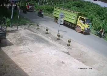 Keterangan foto: Lokasi kejadian laka lantas yang terekam CCTV, pada Sabtu (21/08/2021). (Istimewa)