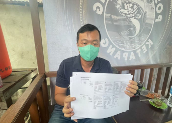 Keterangan foto: Mantan Direktur Operasional PT Sukses Bintang Indonesia (SBI), Djoko saat diwawancara media, Sabtu (28/08/2021). (Istimewa)