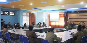 Pemerintah Kabupaten Sintang menggelar pertemuan bersama Direktur PJLHK pada Direktorat Jenderal (Ditjen) Konservasi Sumber Daya Alam dan Ekosistem (KSDAE) Kementerian Lingkungan Hidup dan Kehutanan RI, di Aula Bappeda Kabupaten Sintang, Senin (30/08/2021).