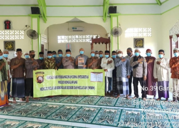 Satbinmas Polres Singkawang melaksanakan Safari Jumanji di Masjid Al Muhajirin, Jalan Sejati Kelurahan Sedau Kecamatan Singkawang Selatan, Jumat (27/08/2021).
