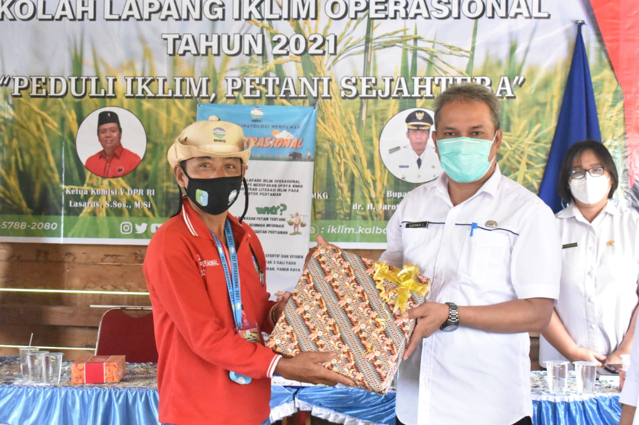 Penutupan kegiatan Sekolah Lapangan Iklim (SLI) dari BMKG, Operasional Provinsi Kalimantan Barat Tahun 2021, di Desa Kebong Kecamatan Kelam Permai. (Istimewa)