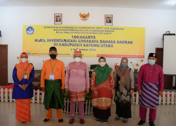 Wakil Bupati Kayong Utara, Effendi Ahmad, saat membuka acara Lokakarya Hasil Inventarisasi Kosakata Bahasa Daerah di Aula Hotel Mahkota Kayong Sukadana, Kamis (02/09/2021).