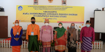 Wakil Bupati Kayong Utara, Effendi Ahmad, saat membuka acara Lokakarya Hasil Inventarisasi Kosakata Bahasa Daerah di Aula Hotel Mahkota Kayong Sukadana, Kamis (02/09/2021).