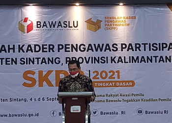 Anggota Bawaslu Republik Indonesia, Rahmat Bagja, menghadiri dan membuka pelaksanaan Sekolah Kader Pengawasan Partisipatif (SKPP) tahun 2021 untuk zona 3 Provinsi Kalimantan Barat di Hotel My Home secara virtual pada Sabtu, 4 September 2021.