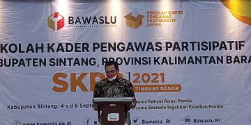 Anggota Bawaslu Republik Indonesia, Rahmat Bagja, menghadiri dan membuka pelaksanaan Sekolah Kader Pengawasan Partisipatif (SKPP) tahun 2021 untuk zona 3 Provinsi Kalimantan Barat di Hotel My Home secara virtual pada Sabtu, 4 September 2021.