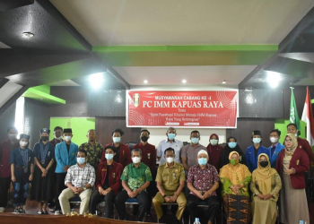 Bupati Sintang yang diwakili oleh Staf Ahli Bupati Sintang Bidang Perekonomian, Pembangunan, dan Keuangan, Igor Nugroho, membuka pelaksanaan Musyawarah Cabang Ke I Pengurus Cabang Ikatan Mahasiswa Muhammadiyah (IMM) Kapuas Raya, Senin (06/09/2021)