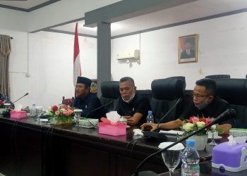 Keterangan foto: DPRD menggagas rapat bersama eksekutif dan pihak terkait guna menyelesaikan polemik relokasi Puskesmas Siduk, Selasa (07/08/2021). (Kamiriluddin)