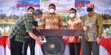 Asisten II bidang Perekonomian dan Pembangunan Sekretariat Daerah Kabupaten Sintang, Yustinus J