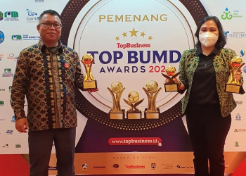 Penghargaan tersebut diterima oleh Dewan Pengawas Perumda Air Minum Tirta Senentang, Helmi, yang juga Kepala Bagian Pengadaan Barang dan Jasa Sekretariat Daerah Kabupaten Sintang