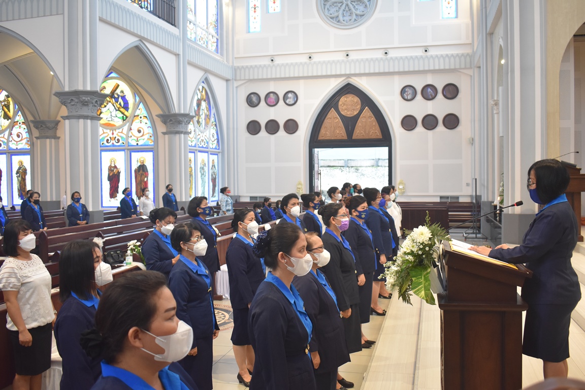 Keterangan foto: Momen pelantikan Pengurus Ranting Wanita Katolik Republik Indonesia (WKRI) Cabang Kristus Raja Katedral Sintang Periode 2021-2024 di Gedung Balai Kenyalang, pada Jumat (10/09/2021).