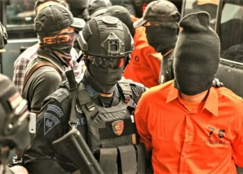 Keterangan foto: Penangkapan terduga teroris oleh Densus 88 Antiteror Mabes Polri. (Ilustrasi/Istimewa)