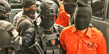 Keterangan foto: Penangkapan terduga teroris oleh Densus 88 Antiteror Mabes Polri. (Ilustrasi/Istimewa)