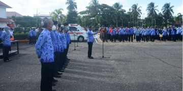 Apel Gabungan di halaman kantor Bupati Ketapang, Senin (13/12/2021). Foto: Prokopim