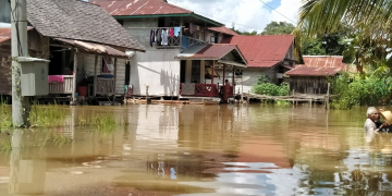 Banjir melanda Desa Mengkiang, Kapuas, Sanggau