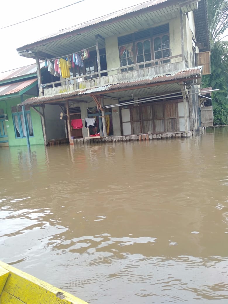 Banjir merendam sejumlah daerah di Kabupaten Sanggau. Foto: Ist