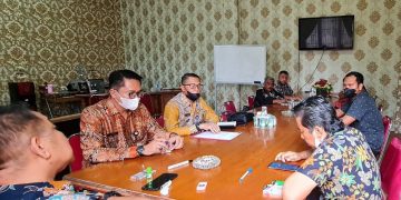 Dinas PUTR dan Perusahaan di Ketapang mengadakan rapat penanggulangan Jalan Pelang-Batu Tajam. Foto: Ist