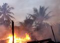 Dua unit rumah di Desa Kuala Dua dilahap api. Foto: Ist