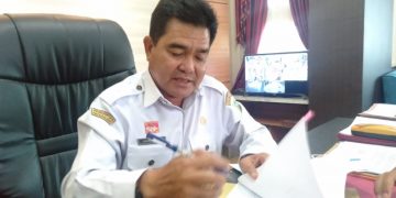 John Hendri ditemui di ruang kerjanya, Rabu (23/2/2022). Foto: Kiram Akbar/Equator Online