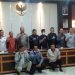 Ketua DPRD Sanggau, Jumadi dan Anggota DPRD lainnya menerima audiensi Panitia Pembentukan Kabupaten Tayan. Foto: Kiram Akbar/Equator Online