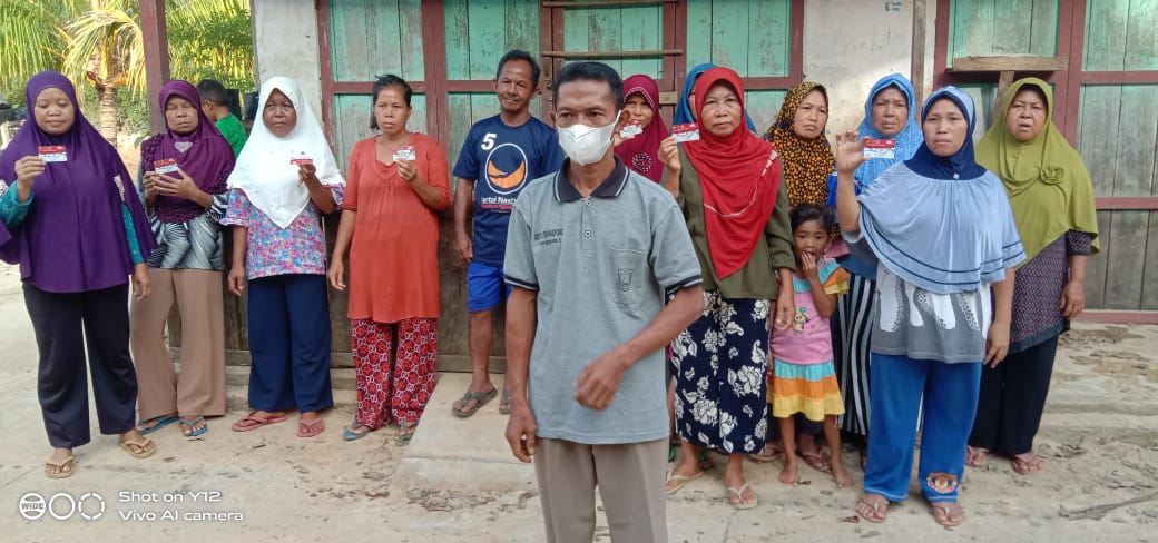 Keluarga Penerima Manfaat di Dusun Pagar Silok, Desa Balai Ingin Kecamatan Tayan Hilir. Foto: Ist