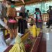 Pegawai Pemerintah Kabupaten Sanggau ziarah ke Makam-makan Raja di Desa Mengkiang. Foto: Kiram Akbar/Equator Online