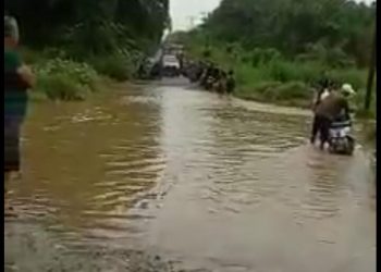 Kondisi ruas jalan Bodok menuju Bonti yang tergenang air