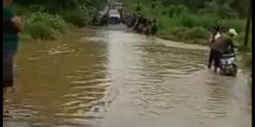 Kondisi ruas jalan Bodok menuju Bonti yang tergenang air