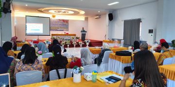 Foto--- Kadinsos P3AKB Sanggau Aloysius Yanto saat menutup pelatihan KHA tahun 2022 di salah satu horel di kota sanggau, Kamis (06/10/2022) --ist