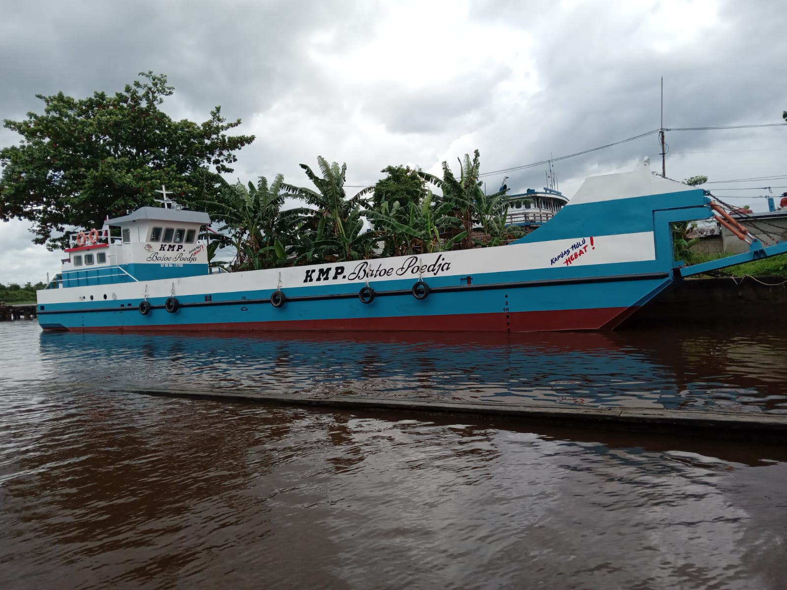 Kapal Fery Penyeberangan yang dibeli Pemkab Kapuas Hulu Rp4,7 miliar