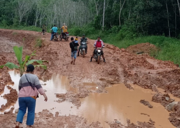 Kondisi jalan Badau-Empanang yang makin hancur