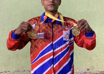 Simon Nanlohy Petinju Kapuas Hulu yang berhasil sumbangkan medali emas