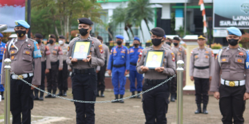 Upacara PTDH dua anggota Polres Kapuas Hulu