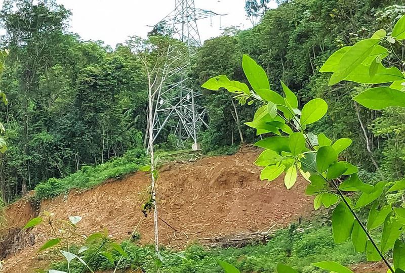 Foto--Lokasi pengerukan tak jauh dari SUTT