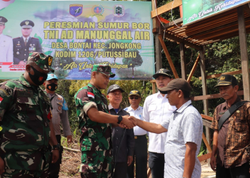 Peresmian sumur bor di Desa Bontai Kecamatan Jongkong