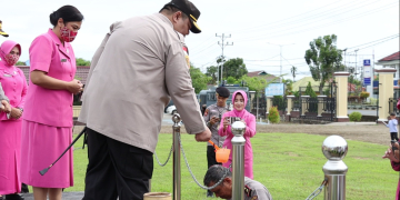 Upacara kenaikan pangkat anggota Polres Kapuas Hulu yang dipimpin langsung oleh Kapolres Kapuas Hulu