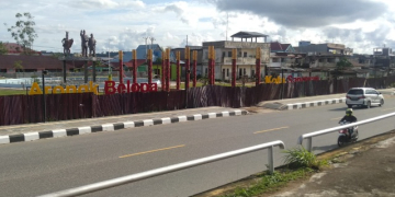 Foto---Kondisi alun-alun Kota Sanggau, Aronk Belova yang masih dipagar, Rabu (01/02/3023)—Kiram Akbar