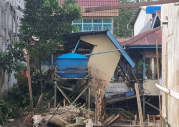 Foto--Kondisi bangunan pasar di Parindu yang ambruk dan tak layak digunakan--ist
