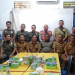 Foto--Foto bersama usai rapat gabungan antara Satpol PP, Disperindagkop, DPKAD, Dinas Lingkungan Hodupmdan Camat, membahas rencana penertiban PKL di dalam Kota Sanggau, Senin (20/02/2023) di aula Kantor Satpol PP Sanggau--Kiram