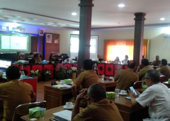 Foto--Rapat panitia MTQ XXXI Tingkat Provinsi, Senin (21/02/2023) di aula Bappeda Sanggau--Kiram Akbar