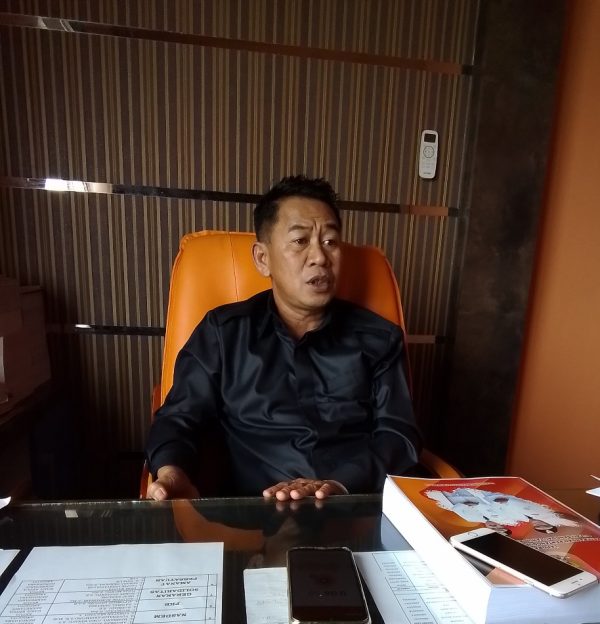 Foto---Wakil Ketua DPRD Sanggau, Acam 