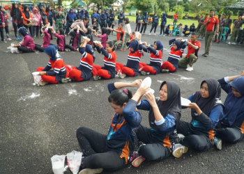 Lomba yang dilaksanakan Persit KCK Ranting 4 Yonif 644