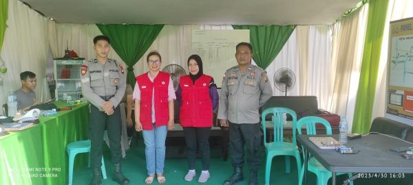 Foto---Petugas medis yang berjaga di Posko Terpadu Operasi Ketupat Kapuas 2023, Minggu (30/04/2023)--Kiram Akbar