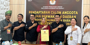 Erlinawati Anggota DPD RI Asal Kalbar Kembali Mendaftar ke KPU Kalbar