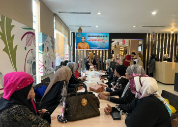 Erlinawati menyampaikan Sosialisasi empat pilar MPR RI bersama Tiara Kusuma Kalimantan Barat dan pelaku Usaha Mikro Kecil dan Menengah (UMKM) Kota Pontianak