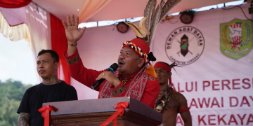 Foto--Bupati Sanggau, Paolus Hadi memberi sambutan pada peresmian Dio Radakng, Kamis (25/05/2023) di Kecamatan Balai--Diskominfo Sanggau